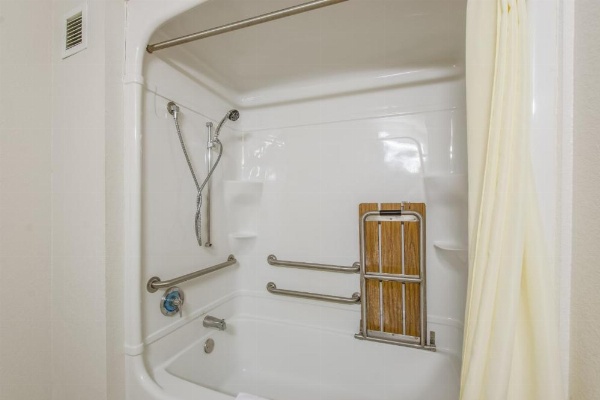 Americas Best Value Inn Knoxville East image 17