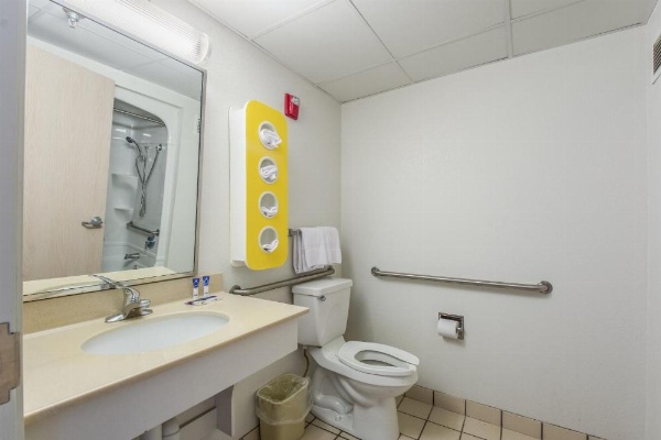 Americas Best Value Inn Knoxville East image 18